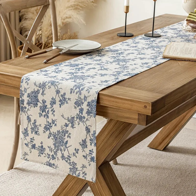 chemin table bleu blanc fleur